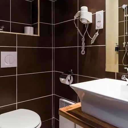 Otel Le 21 2*