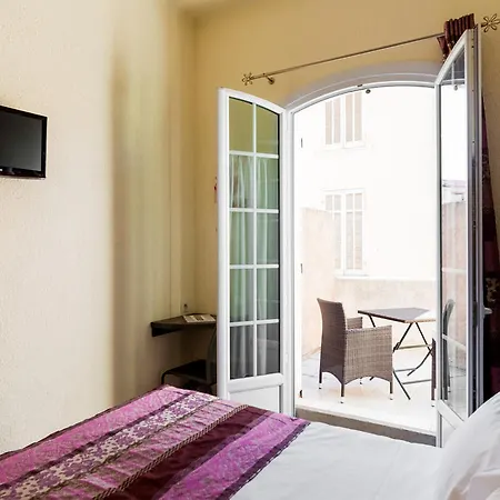 Le 21 Hotell